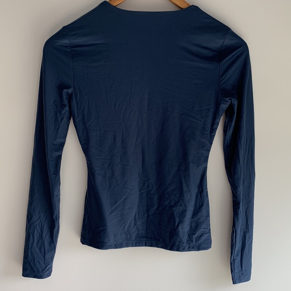 Abercrombie and Fitch Soft Matte Tuckable Long Sleeve Navy Blue SzS - Picture 3 of 11